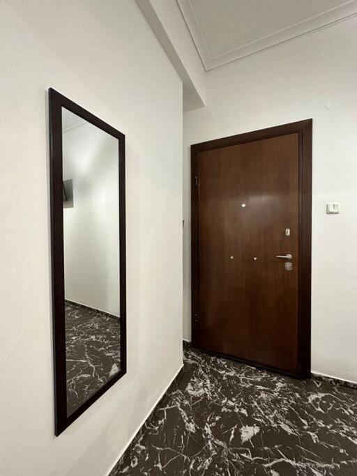 Modern & Minimal Athens Apartment Buitenkant foto